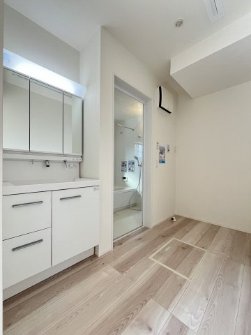 【洗面所】 | 糟屋郡須恵町須恵21期　1号棟（全1棟）【仲介手数料無料・0円】 | 施工例。施工例は完成時と異なる場合があります。