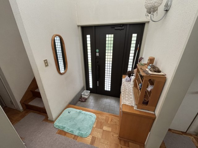 安茂里小市2丁目　中古住宅の玄関