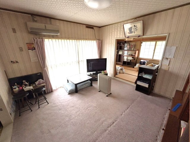 安茂里小市2丁目　中古住宅の居間・リビング