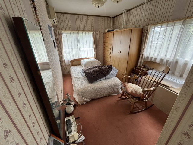 安茂里小市2丁目　中古住宅の洋室