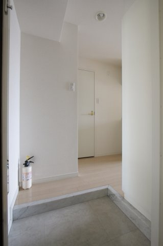 豊島区北大塚２丁目の賃貸マンションの玄関