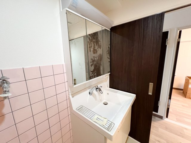 第一レジデンスの独立洗面台