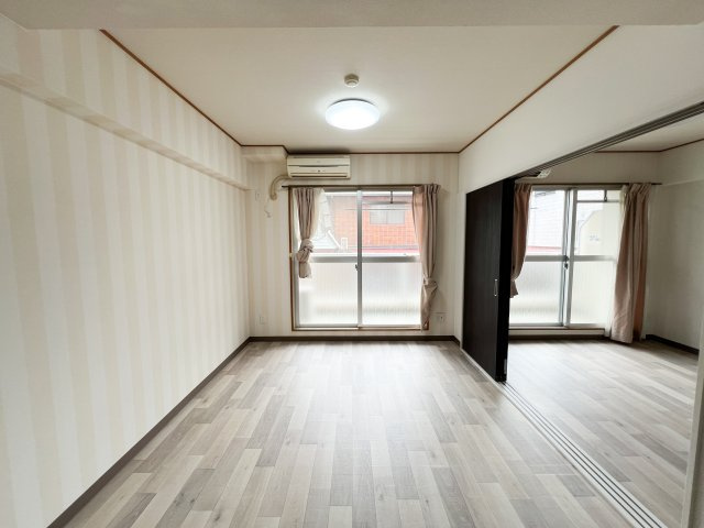 第一レジデンスの居間・リビング