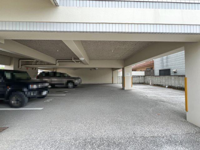 第一レジデンスの駐車場
