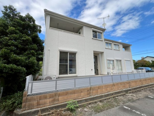 【外観】 | 前橋市国領町　中古住宅 | 現地ご案内ツアー開催中！早朝やお仕事帰りのご見学にもすぐ対応致します！見学ご予約はコアライブまでお気軽にお問い合わせ下さい！