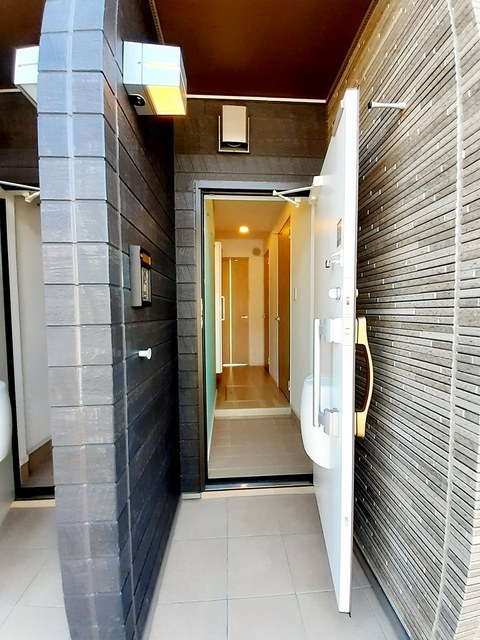 マリオ葛島　Ａの玄関|玄関