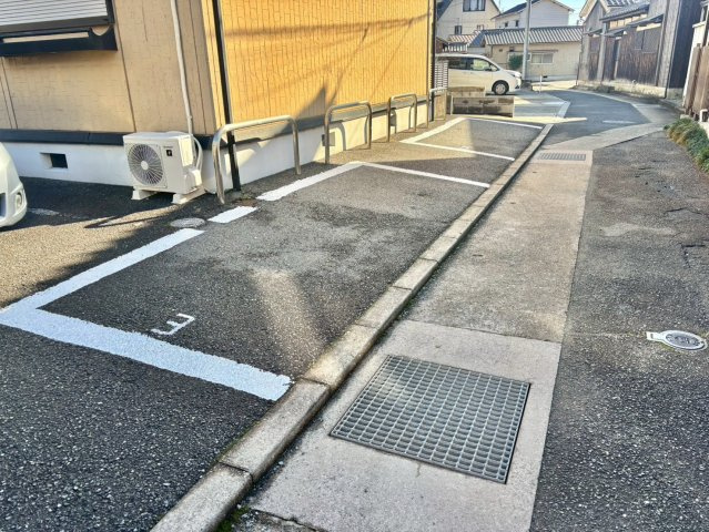 エクセル山崎の駐車場