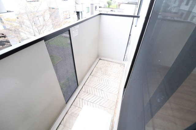 ガーデンコートみずき台 F棟のバルコニー