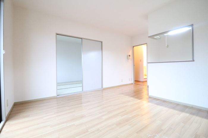 ガーデンコートみずき台 F棟の居間・リビング