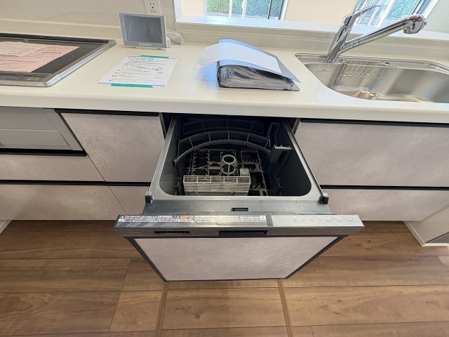 【キッチン】 | 糟屋郡志免町王子2丁目　3号棟（全8棟）【仲介手数料無料・0円】 | 現地写真。