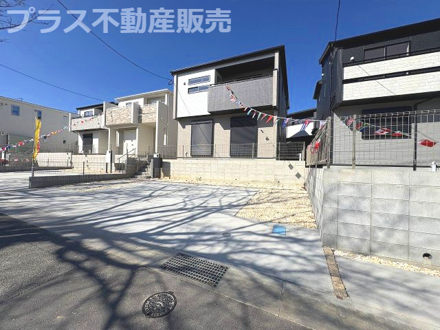 【外観】 | 糟屋郡志免町王子2丁目　3号棟（全8棟）【仲介手数料無料・0円】 | 現地写真。プラス不動産販売なら、現場の全ての棟をまとめてご見学頂けます。