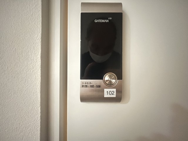 コレントハウス馬込の洋室|個室１０１号室：ベッド、マットレス、エアコン、カーテンを完備。
