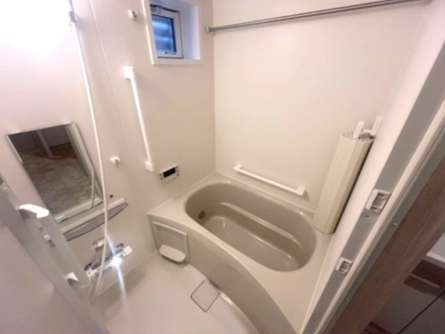 名古屋市千種区本山町２丁目のアパートの浴室