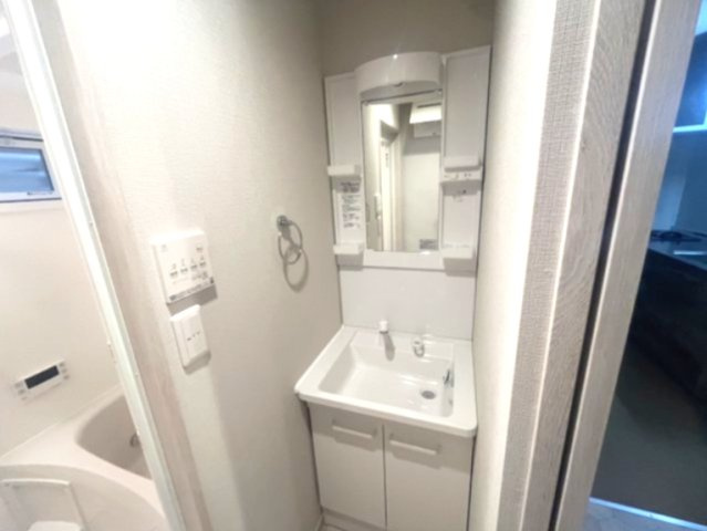 名古屋市千種区本山町２丁目のアパートの洗面所