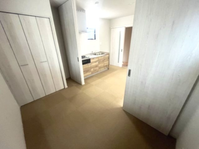 名古屋市千種区本山町２丁目のアパートの洋室