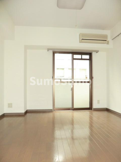 イトーピア三宮アーバンステージの居間・リビング