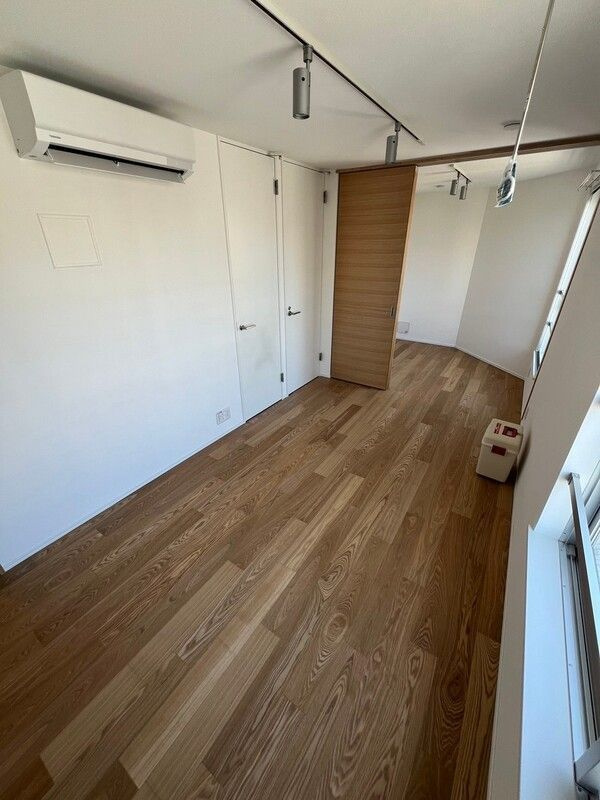 aLATO新宿御苑の玄関