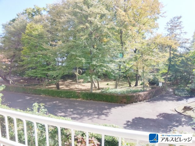 みよしみずほ台サンライトマンションB棟の展望|広場を見渡すことができます