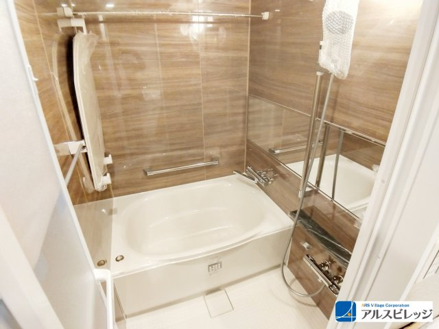 みよしみずほ台サンライトマンションB棟の浴室|1日の疲れを癒せる落ち着いたバスルーム