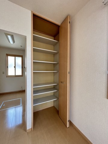 ローズモアAの収納