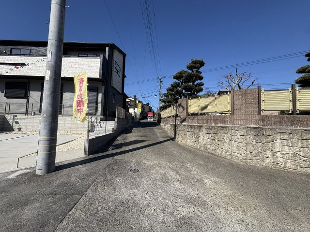 【その他】 | 糟屋郡志免町王子2丁目　4号棟（全8棟）【仲介手数料無料・0円】 | 現地写真。前面道路です。