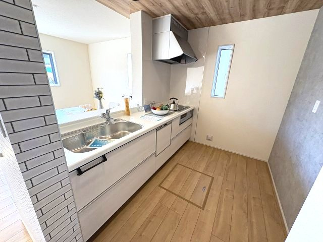 【キッチン】 | 糟屋郡志免町王子2丁目　4号棟（全8棟）【仲介手数料無料・0円】 | 現地写真。