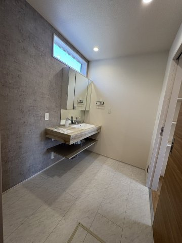 【洗面所】 | 糟屋郡志免町王子2丁目　4号棟（全8棟）【仲介手数料無料・0円】 | 施工例。施工例は完成時と異なる場合があります。