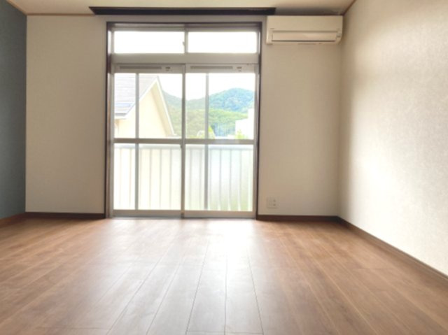 アーバンハイツの洋室