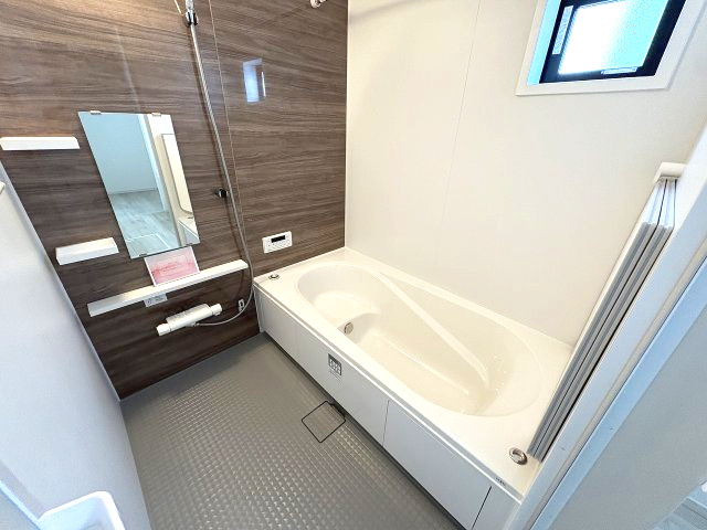 【浴室】 | 糟屋郡須恵町上須恵7期　2号棟（全2棟）【仲介手数料無料・0円】 | 現地写真。浴室です。