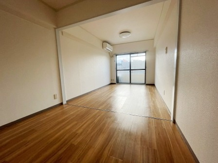 コープオリンピアⅢの居間・リビング