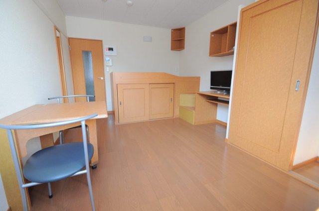 レオパレスナップ　シャンブルの居間・リビング|1Ｆ　フローリング仕様　