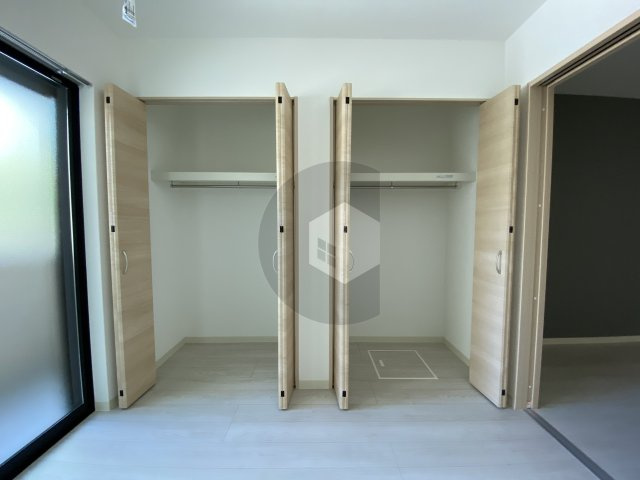 badge tomoi Est4の収納