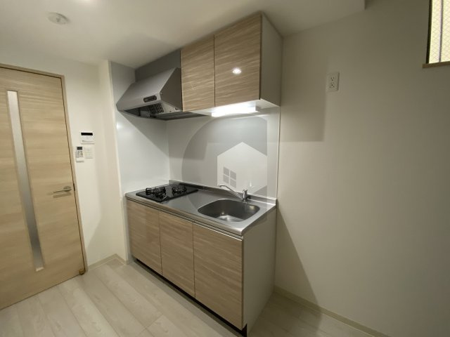 badge tomoi Est4のキッチン