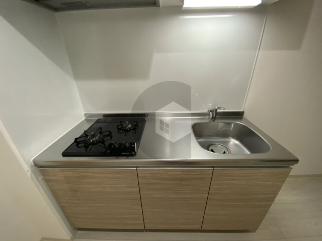 badge tomoi Est4のキッチン