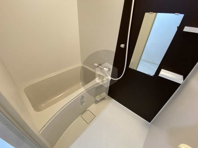 badge tomoi Est4の浴室