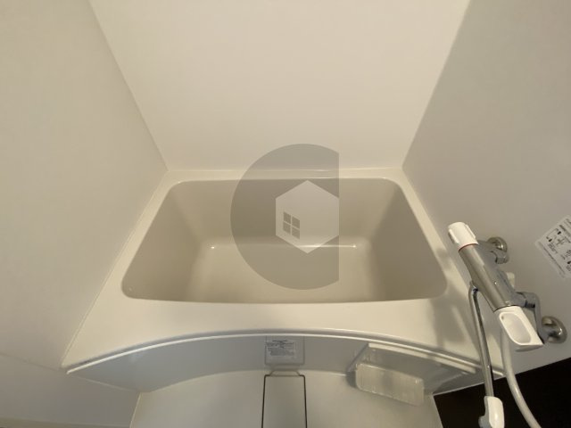 badge tomoi Est4の浴室