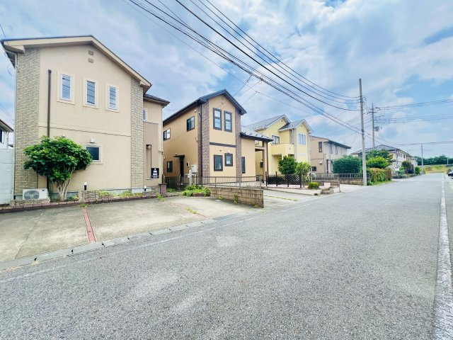 伊勢崎市茂呂南町の前面道路含む現地写真|閑静な住宅地◎