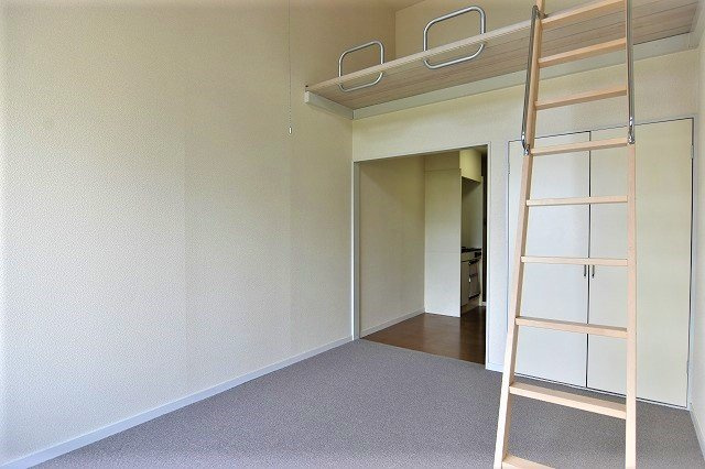 レオパレスナップアネックスの居間・リビング