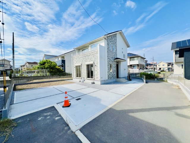 前橋市上新田町の前面道路含む現地写真|閑静な住宅地◎