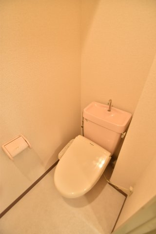 大阪市都島区中野町２丁目の賃貸マンションのトイレ