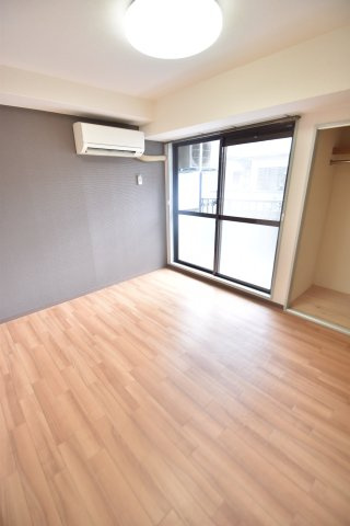 大阪市都島区中野町２丁目の賃貸マンションの居間・リビング