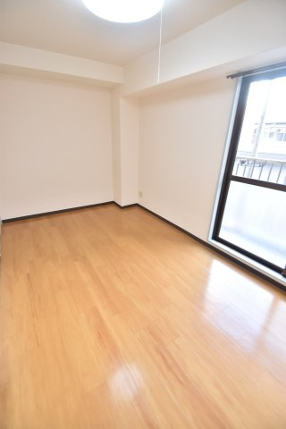 大阪市都島区中野町２丁目の賃貸マンションの居間・リビング
