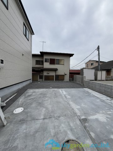 秦野市本町1期　新築戸建　全1棟1号棟の駐車場