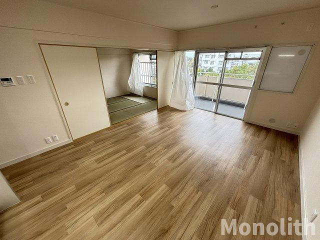 泉北鴨谷台３丁6号棟の居間・リビング