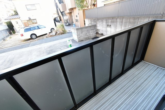 ハイツ・ツゥ・サティのバルコニー