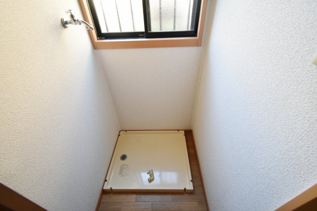 ハイツ・ツゥ・サティの洗面所|室内洗濯パン