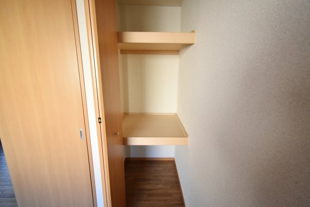 ハイツ・ツゥ・サティのその他