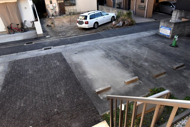 ハイツ・ツゥ・サティの駐車場