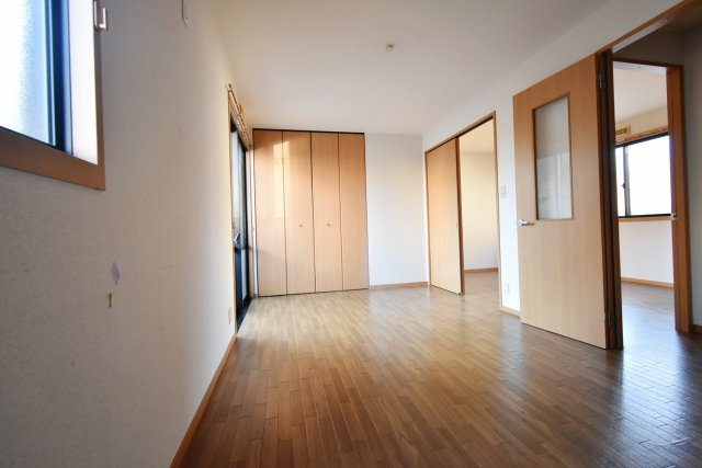 ハイツ・ツゥ・サティの居間・リビング