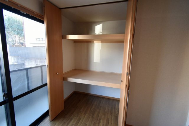 ハイツ・ツゥ・サティの収納|リビング収納